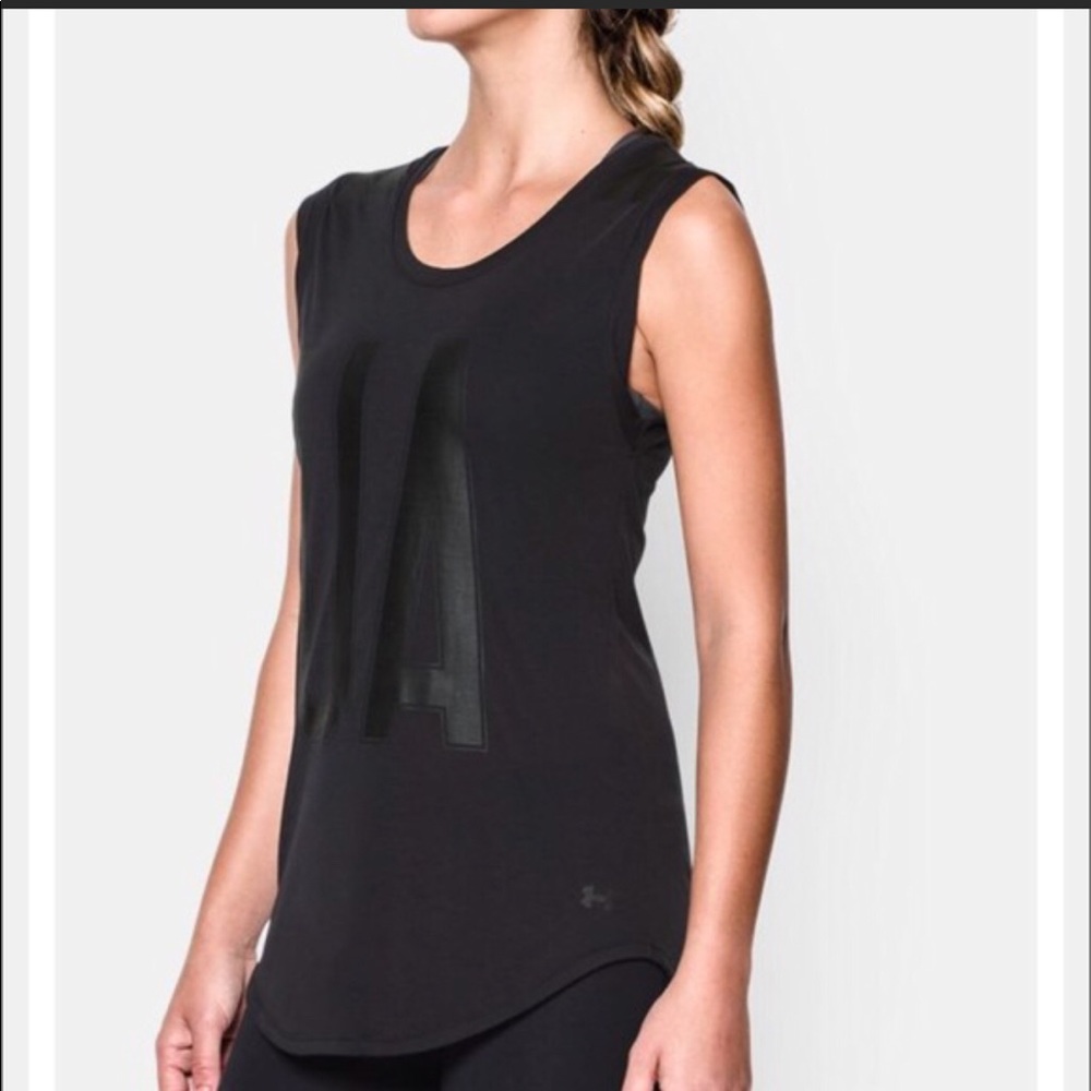 UA black workout tank